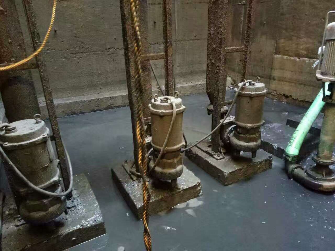 疏附污水池清理