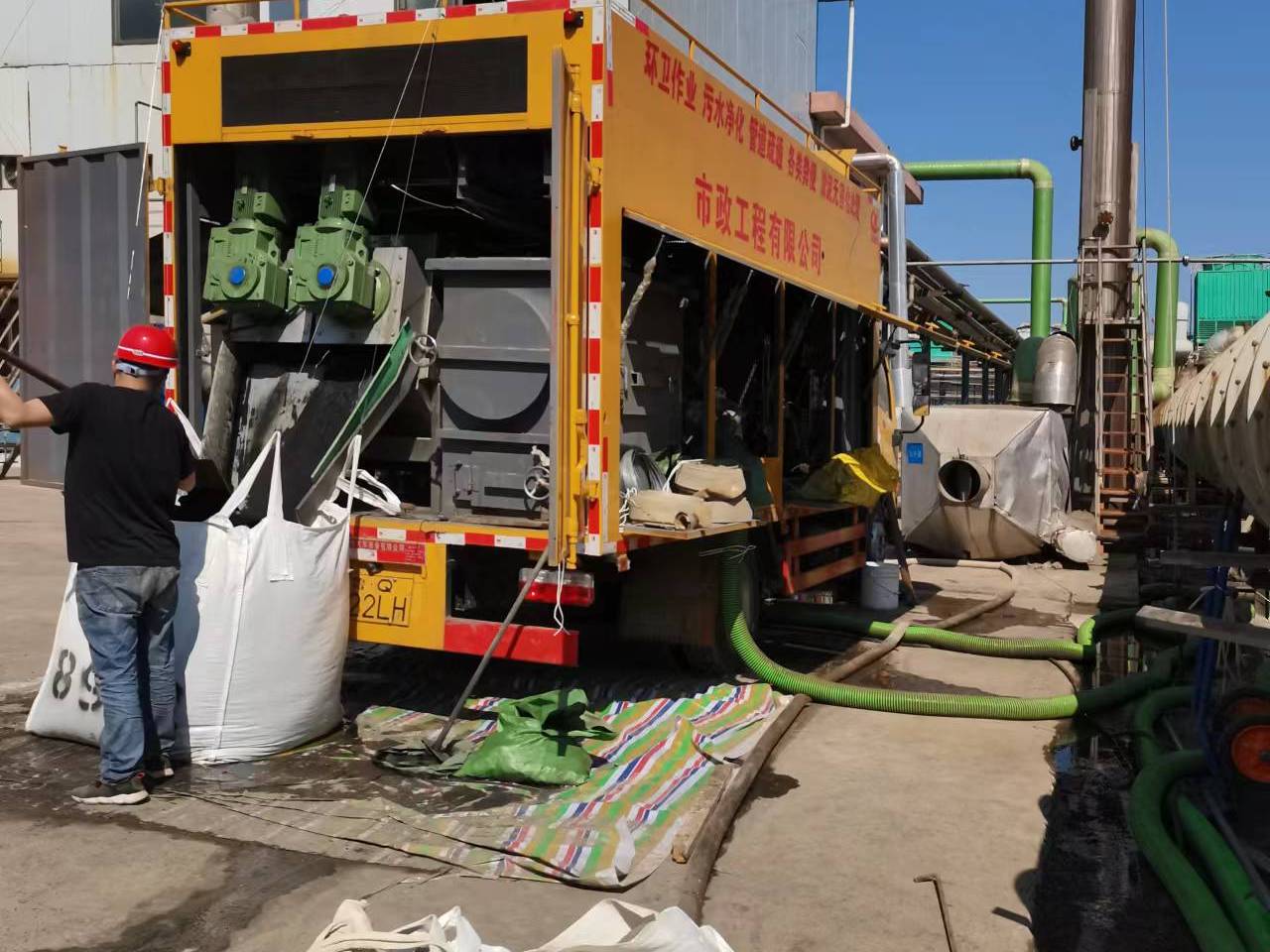 疏附淤泥压干处理